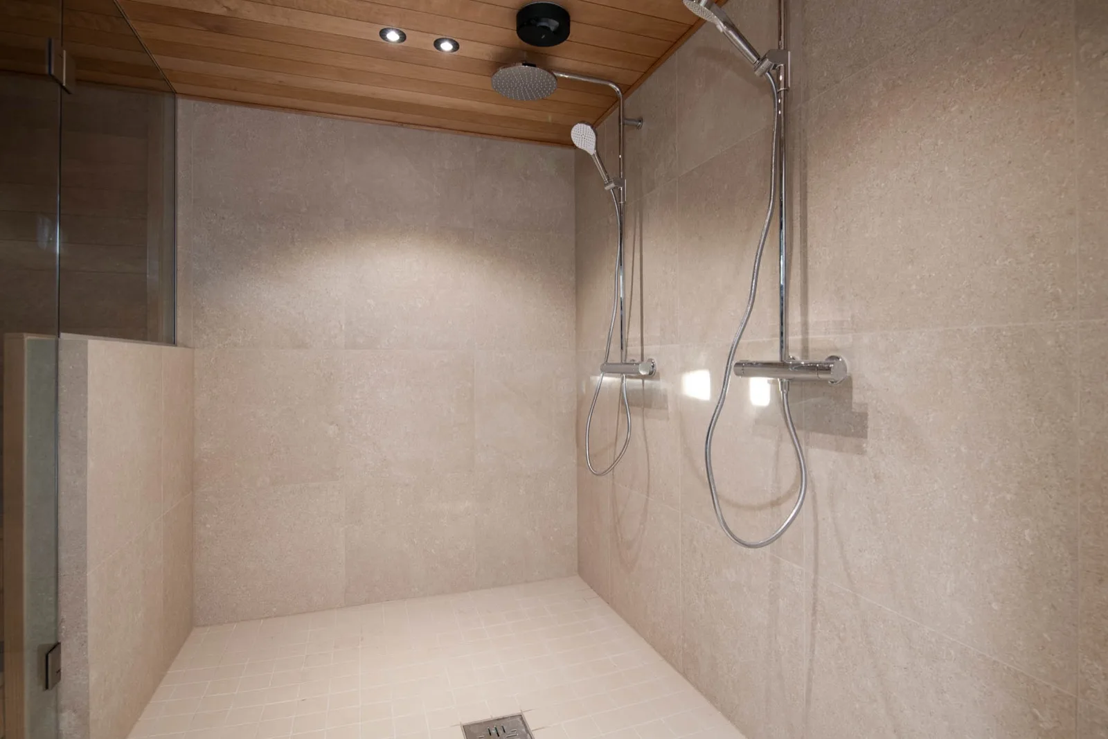 Kylpyhuone & sauna